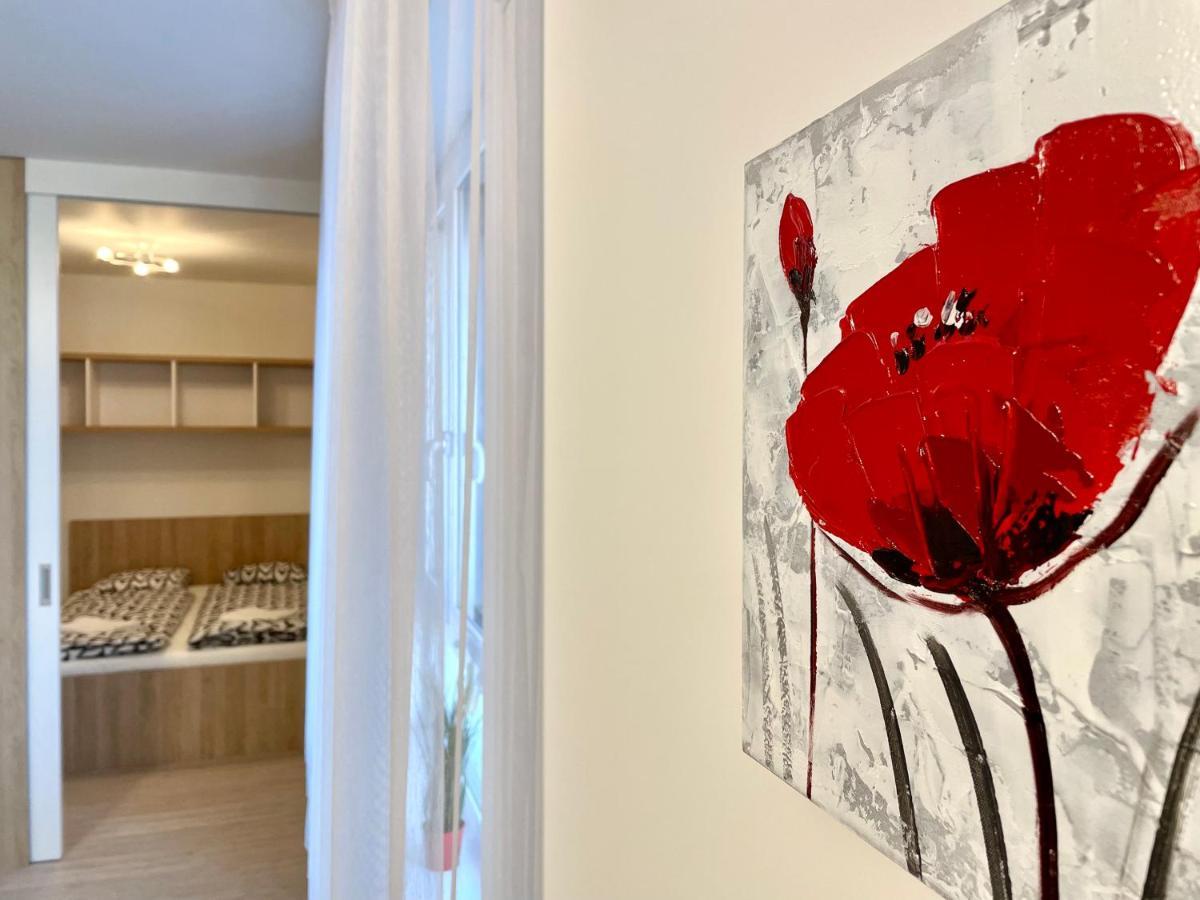 Great Apartment Bratislava Luaran gambar