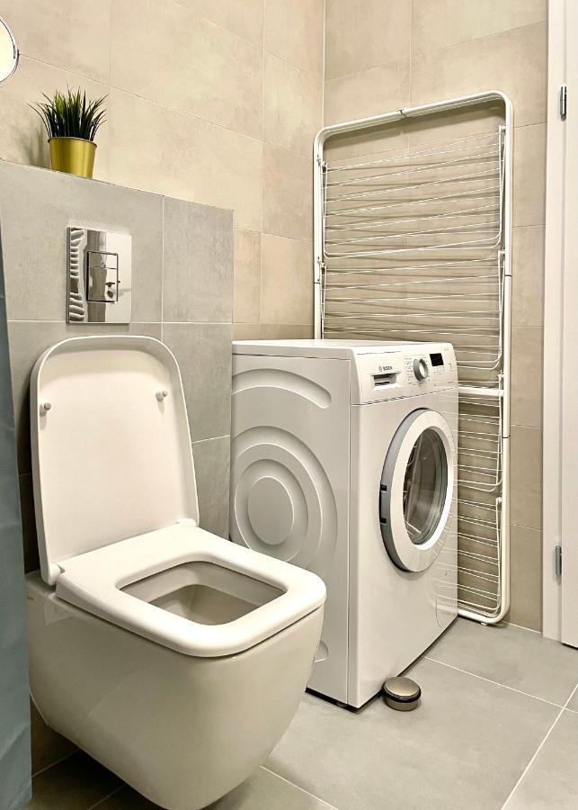 Great Apartment Bratislava Luaran gambar